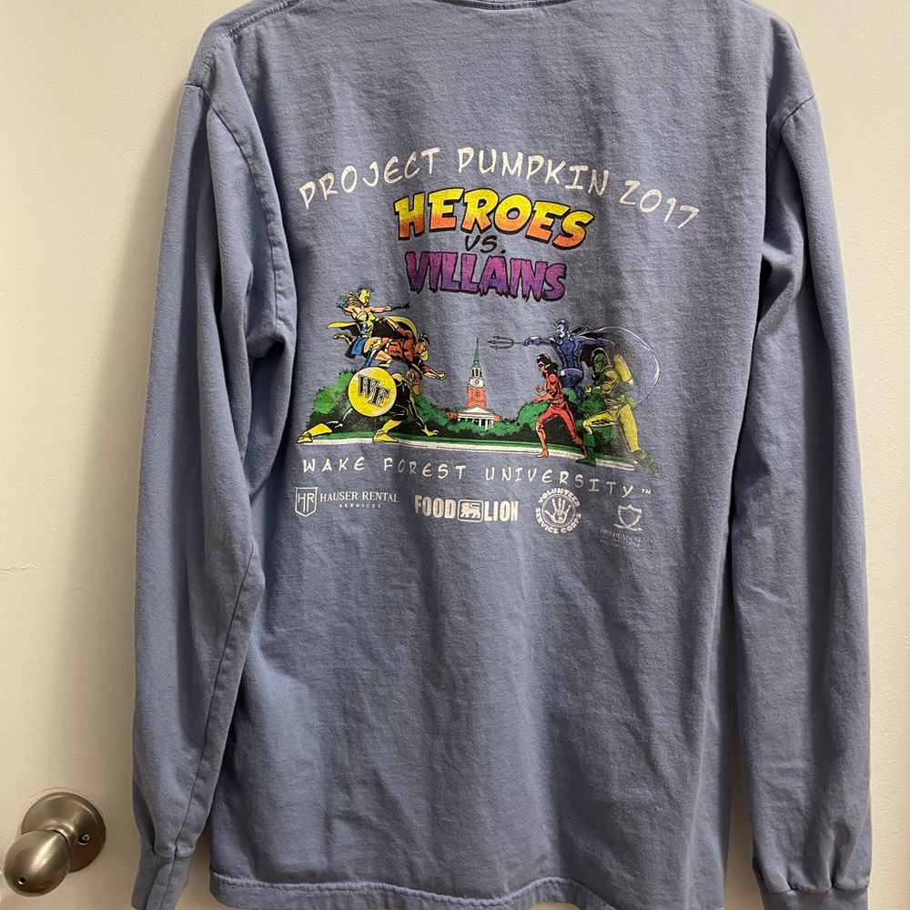 Wale Forest University size medium Comfort Colors event tshirt